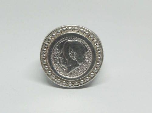 AN AWESOME BIG SOLID STERLING SILVER COIN TYPE RING IN SUPERB CONDITION !! GREAT WEIGHT !!