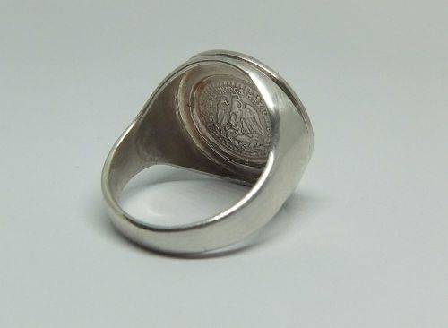 AN AWESOME BIG SOLID STERLING SILVER COIN TYPE RING IN SUPERB CONDITION !! GREAT WEIGHT !!