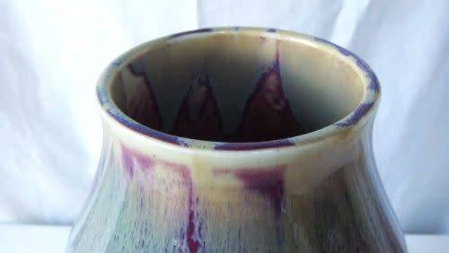 A RARE OLD FLAMBE DRIP GLAZE CHINESE POTTERY VASE WITH ELEPHANT HANDLES IN EXCELLENT CONDITION