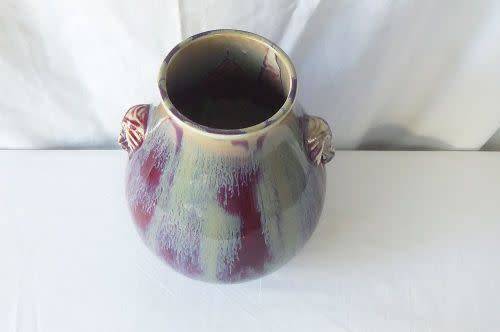 A RARE OLD FLAMBE DRIP GLAZE CHINESE POTTERY VASE WITH ELEPHANT HANDLES IN EXCELLENT CONDITION