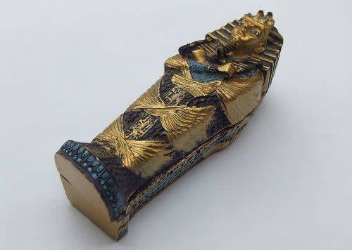 IT`S ALIVE !! NOT REALLY ! A HIGHLY DETAILED EGYPTIAN SARCOPHAGUS ORNAMENT WITH A MUMMY INSIDE !!