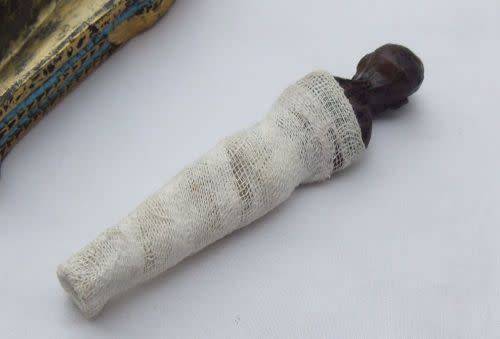 IT`S ALIVE !! NOT REALLY ! A HIGHLY DETAILED EGYPTIAN SARCOPHAGUS ORNAMENT WITH A MUMMY INSIDE !!