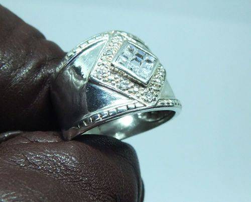 WOW !! AN AWESOME QUALITY SOLID STERLING SILVER RING SET WITH FACETED CZ STONES !! FREE COMBINING !!