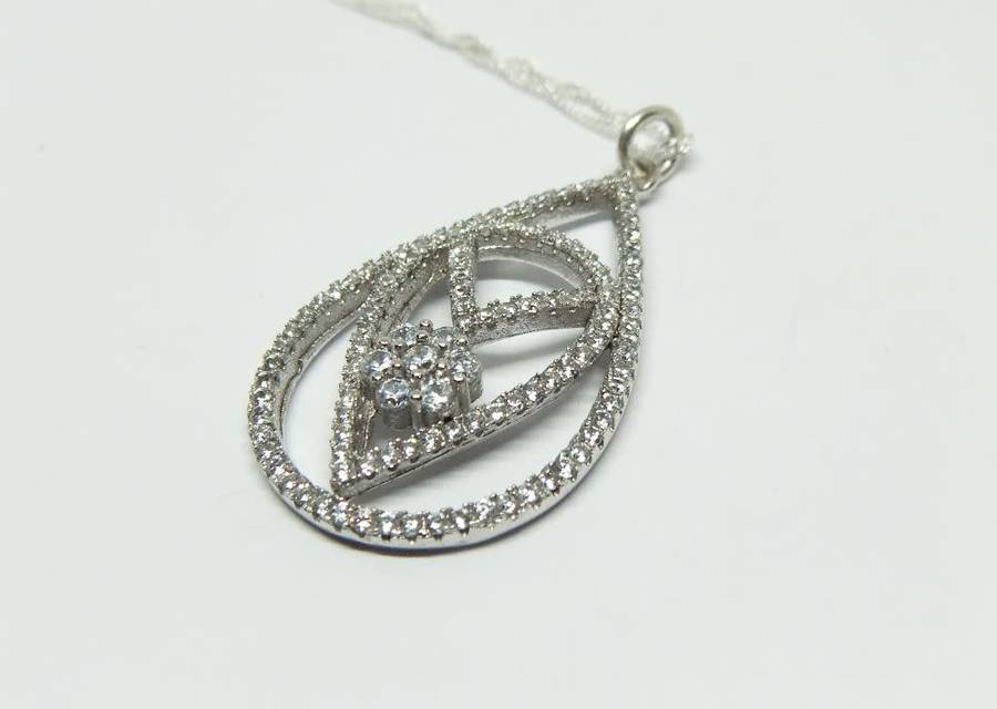 R1 START !! A 40 CM STERLING SILVER NECKLACE & STERLING SILVER CZ FILLED PENDANT - FREE COMBINING