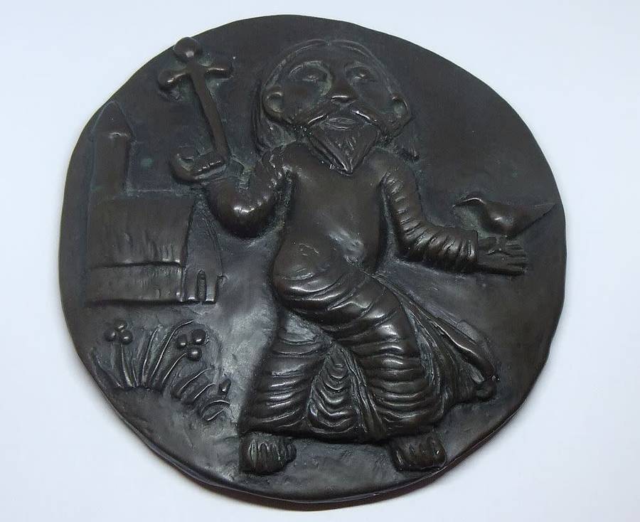 RARELY SEEN !! A VINTAGE WILD GOOSE STUDIO BRONZED PLAQUE OF ST KEVIN WITH BLACKBIRD ! 50 EURO VALUE