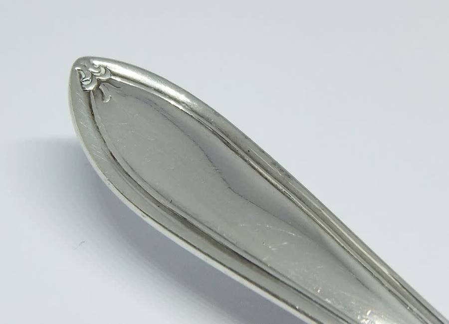 TOP CLASS !! A 1956 HALLMARKED SOLID STERLING SILVER PATE KNIFE BY A.S.P.CO OF SHEFFIELD ENGLAND !!