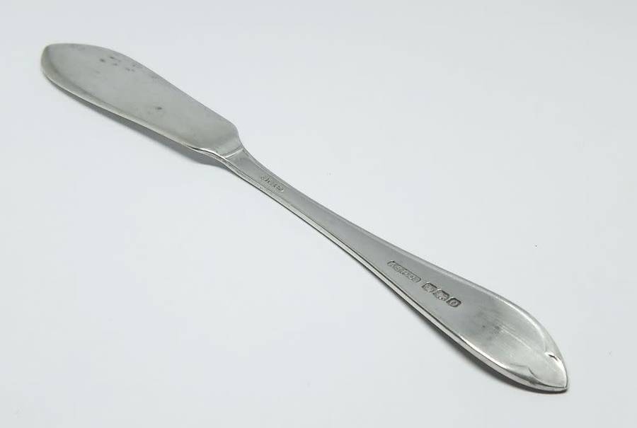TOP CLASS !! A 1956 HALLMARKED SOLID STERLING SILVER PATE KNIFE BY A.S.P.CO OF SHEFFIELD ENGLAND !!