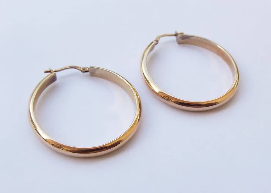 A LARGE SUPERB QUALITY GOLD PLATED STERLING SILVER PAIR OF HINGED CLIP HOOP EARRINGS !! MUST HAVE !!