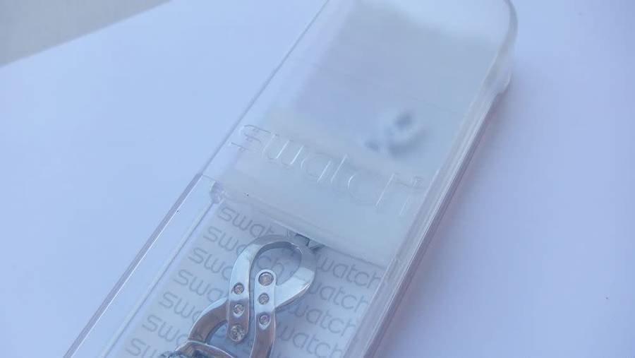 A CLASSY GENUINE SWISS SWATCH WATCH IN EXCELLENT CONDITION WITH A BRAND NEW BATTERY !! 100% AWESOME