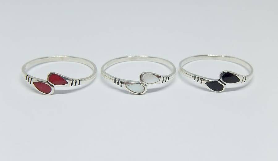 Three genuine sterling silver rings that interlock perfectly - Brand new - With gift box