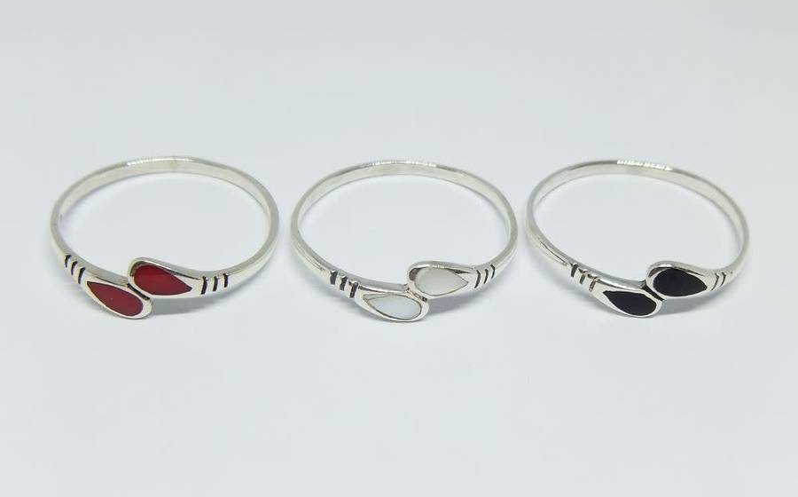 Three genuine sterling silver rings that interlock perfectly - Brand new - With gift box