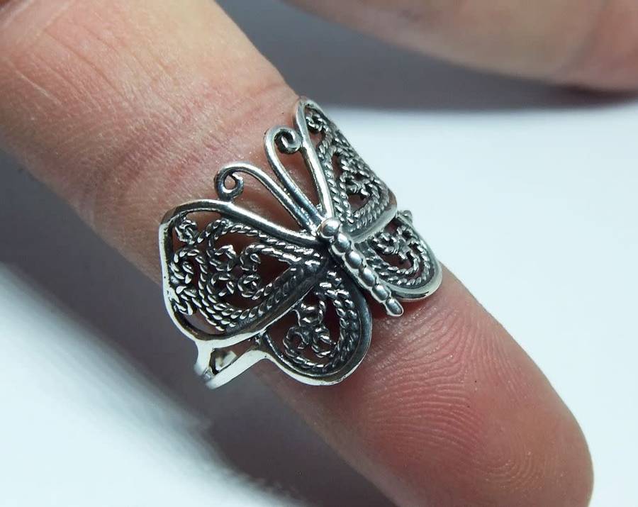 A genuine sterling silver filigree butterfly motif ring - Brand new - With gift box