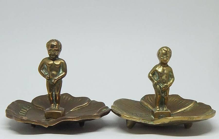 Too cute !! Two old solid brass / bronze boy from Bruxelles themed coin or ring dishes