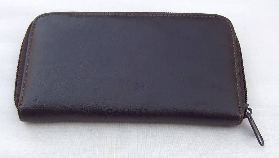 Brand new !! A PU leather unisex wallet / purse for notes , coins and cards