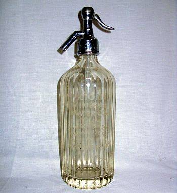 A VINTAGE SYPHON