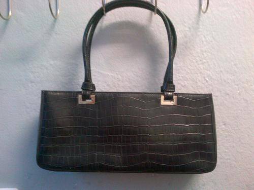 GORGEOUS BLACK HANDBAG