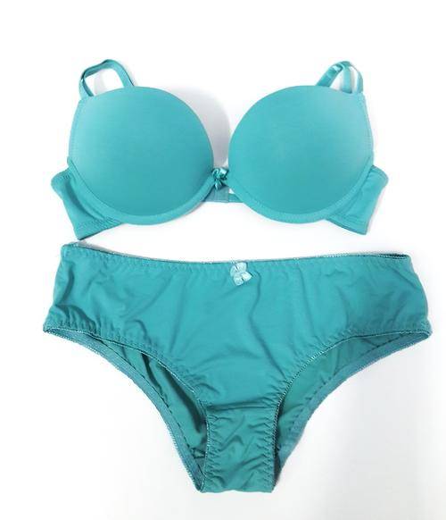 LATE ENTRY!!! BEAUTIFUL CLEAVAGE BRA SET - SIZES 32B 34B