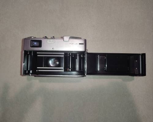 Minolta Hi-Matic 9 - Antique Camera *Untested*