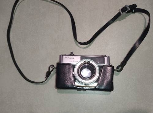Minolta Hi-Matic 9 - Antique Camera *Untested*