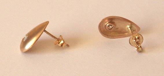 REDUCED MADLY - 10k / 10ct gold teardrop stud EARRINGS: simulated diamonds. Ready for you. Last pair