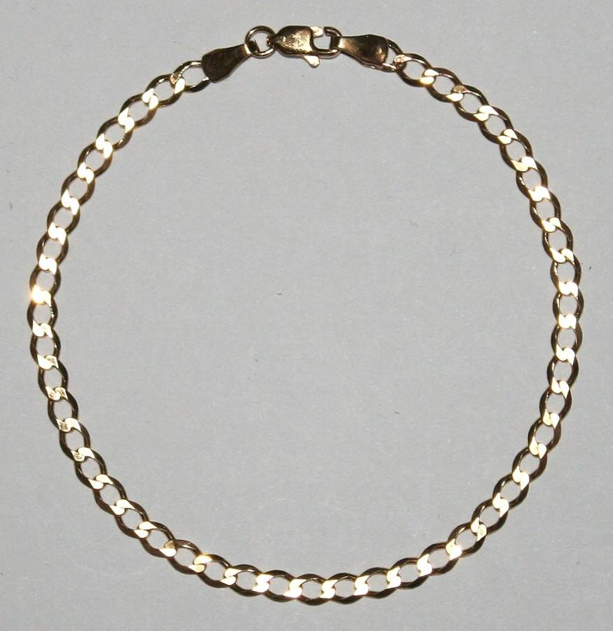 9k / 9ct gold Oval curb BRACELET: 3.4mm wide, 18.5cm. Ready for you. Last one!