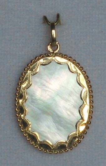Pendant: Mother of Pearl & 19.2k / 19.2ct Portuguese gold. Ready for you. Last one!