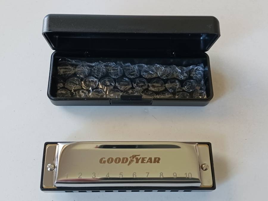 Harmonica in C  - Collectible with company name Good - Year on top. ( NM )