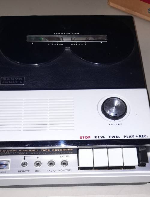 Boxed 1960`s Sanyo Portable S61TMR Reel to Reel Recorder with all original Accessories & Manuals