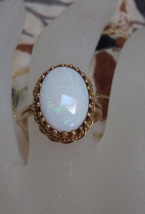 Vintage Style Gold and Opal Ring - Genuine 9 Carat Gold, Genuine  Mined Opal!