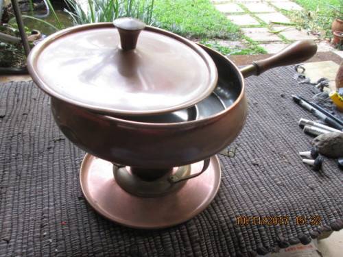 STUNNING OLD COPPER CHAFING DISH....GENUINE OLD ITEM..WORKS LIKE A DREAM