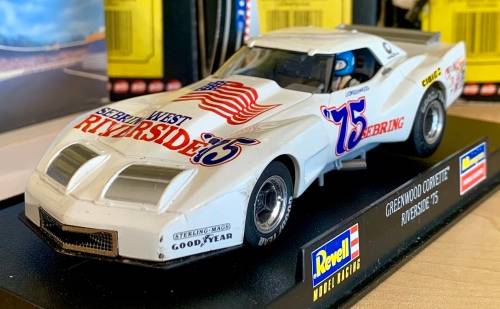 MONOGRAM REVELL GREENWOOD CORVETTE - RIVERSIDE 1975 -