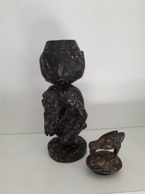 SENOFU FIGURE WITH LID CARVING