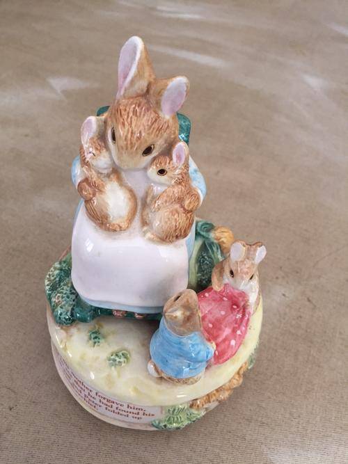 Beatrix Potter"Mrs Rabbit with Babies" Musical Ornament 269646