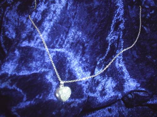 Silver necklace with hart shaped pendant