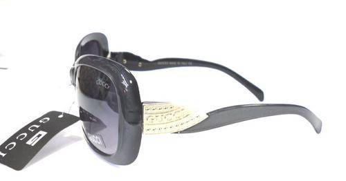 GUCCI STYLISH SUNGLASSES IN A FREE CASE