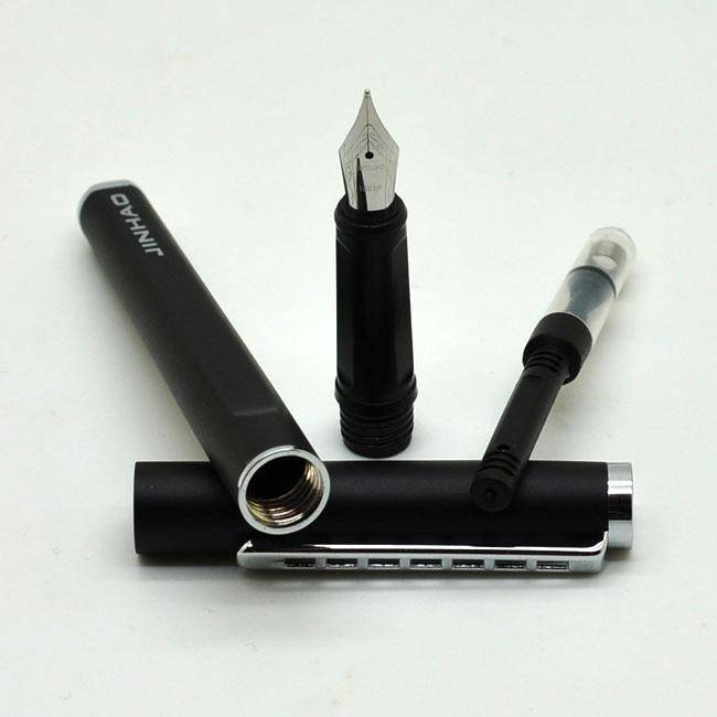 FOUNTAIN PEN MEDIUM NIB BLACK