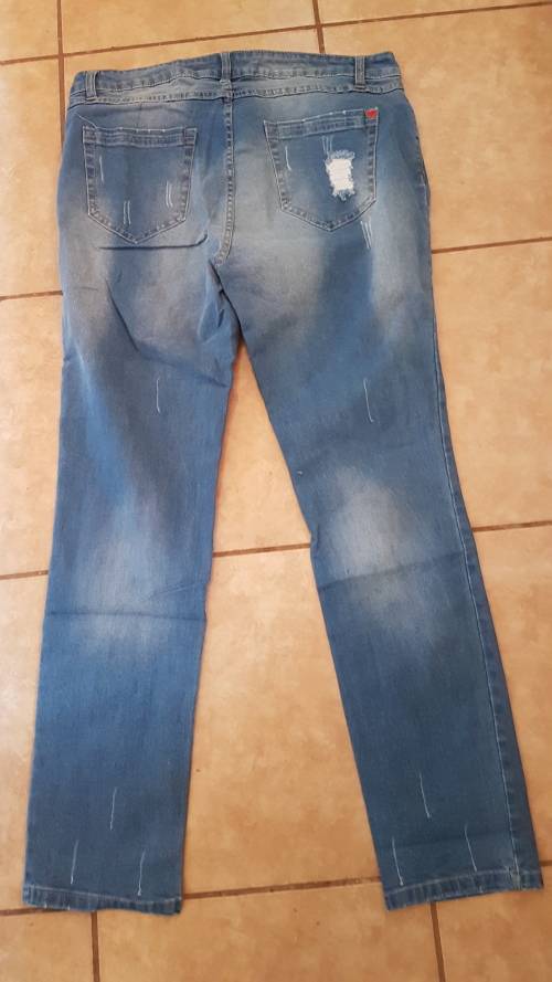Ladies blue Freyd and patched Jeans ****** SA Size 36, 44 and 50 ******