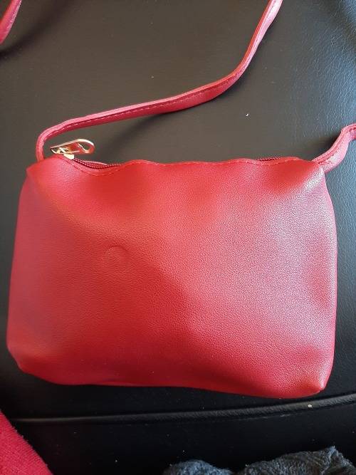 Get a free Kylie eyeliner with this bag!!!!!!