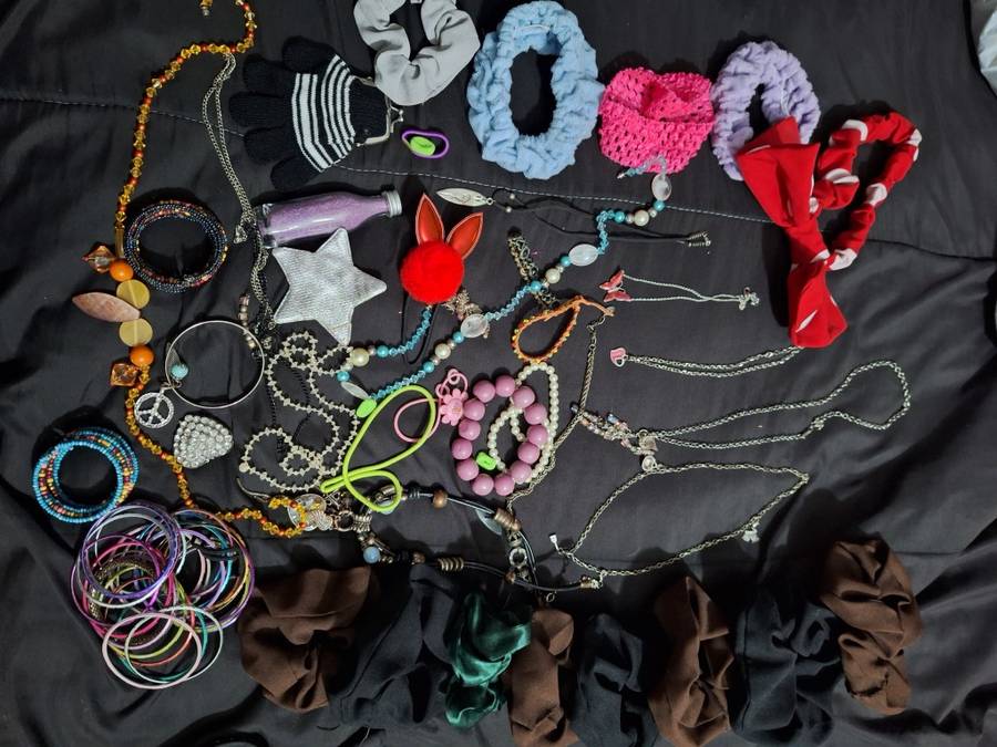 Lot of Jewelery and hair accesories