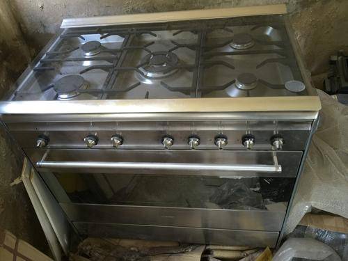 Smeg 5 plate Gas Stove