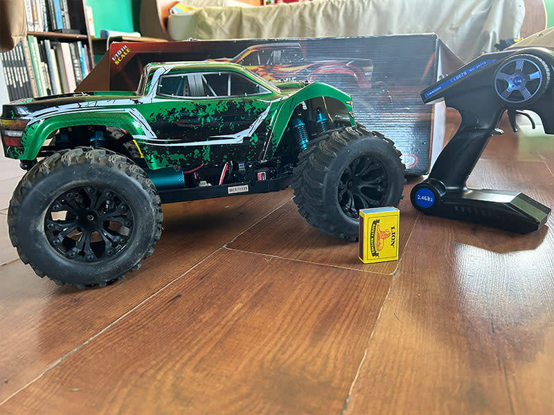 HSP Racing  1/10 4WD Brushless Monster Truck RTR + Extra Battery