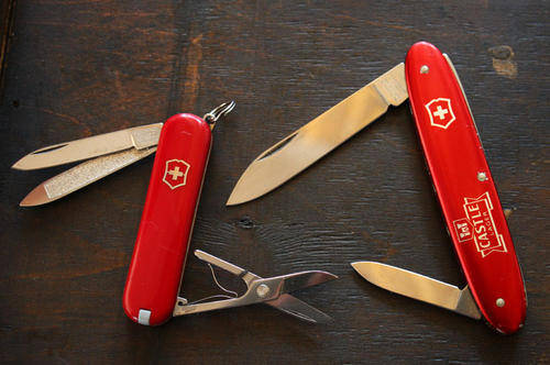 victorinox huntsman swiss army knife alox classic castle