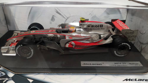 **RARE & AS NEW** 1/18 Hot Wheels Racing Vodafone McLaren Mercedes MP4-22 - Lewis Hamilton