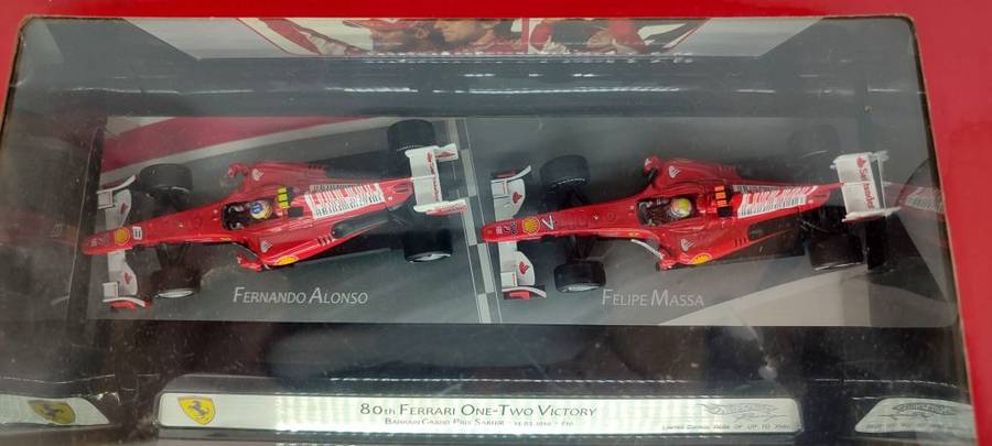 **VERY RARE/AS NEW* 1/43 HW Racing Ferrari 80th 1-2 Victory Set BahrainGP 2010 Alonso-Massa (LE0686)