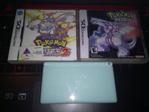 NINTENDO DS  LITE CONSOLE WITH POKEMON GAME BUNDLE