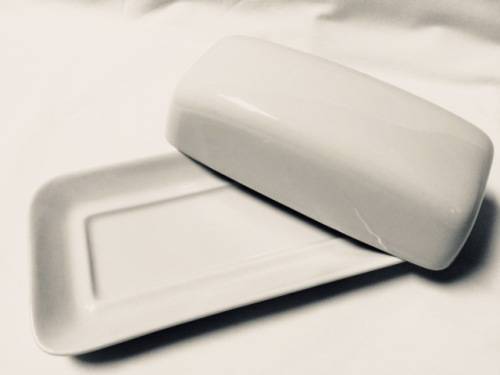 BUTTER DISH - KITCHEN ACCESSORIES
