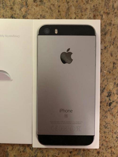 Apple iPhone SE 16GB - Space grey