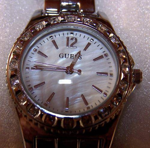 Brand New GUESS Ladies Pearl Fashion Watch ** In-Stock **