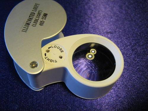 25MM X 40  MAGNIFIER WITH LED LIGHT