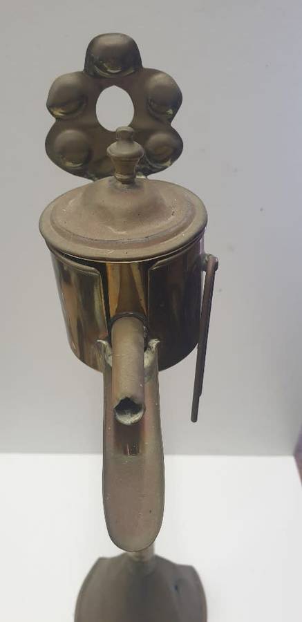 Antique Dutch Brass wall mounted Snotneus Oil lamp 19th Century